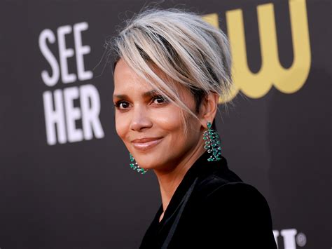 halle berry short hair 2023